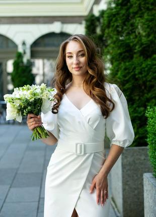 Весельное коктейльное платье