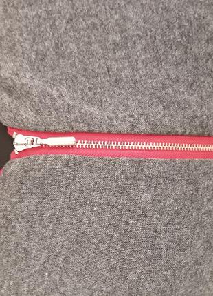 Теплое платье спереди на змейке,есть карманы