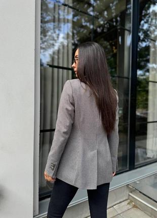 Пиджак на подкладке с карманами