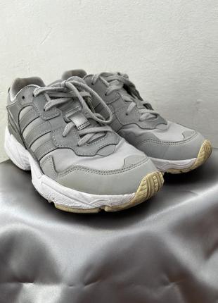 Кросівки adidas