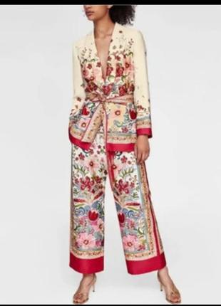 Яркий костюм кимоно zara