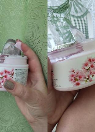 Крем для обличчя та тіла з екстрактом квітів сакури thalia, 250 мл