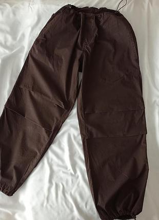 Женские широкие брюки карго pull bear