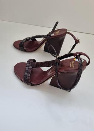 Босоніжки bally, шкіряні босоніжки, сандалі, взуття bally, босоножки, плетена шкіра