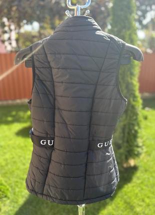 Жіноча желетка в чорному кольорі guess