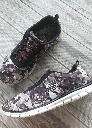 Тканинні кросівки skechers 39,5