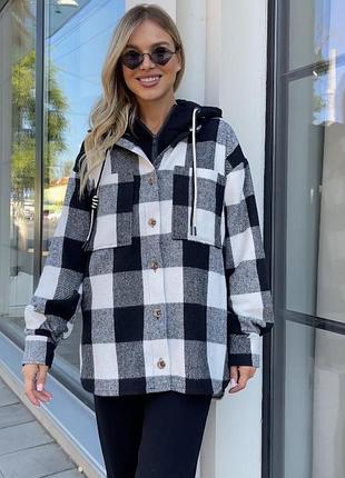 Сорочка жіноча тепла в клітинку вільна оверсайз твідова чорно-біла 44-62