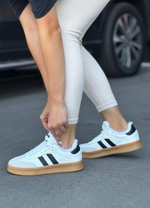 Жіночі кросівки осінь дуже стильні 🔥