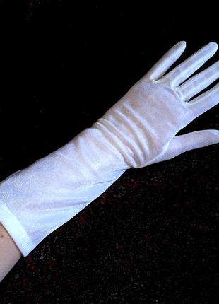 Нейлоновые перчатки.