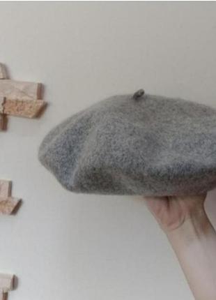 Берет из шерсти,шапка