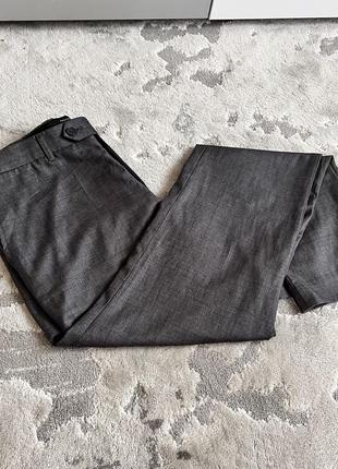 Серые брюки