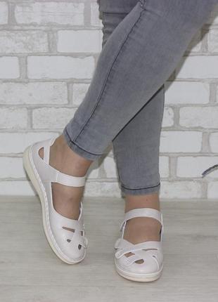 Жіночі літні туфлі бежевого кольору на липучці беж3 фото