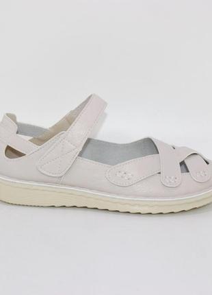 Жіночі літні туфлі бежевого кольору на липучці беж6 фото