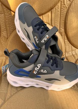 Кросівок дитячий