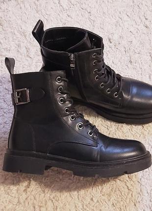 Стильные демисезонные ботинки