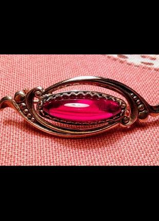 Серебряная брошь в позолоте 925 пробы с красным корундом,винтаж,ссср
