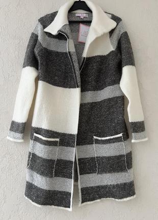 Жіночий кардиган