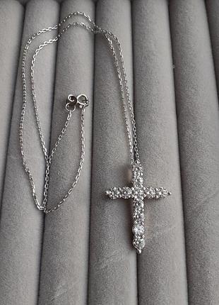 Серебряная цепочка и кулон крест