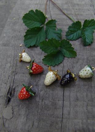 Кулон полуничка
