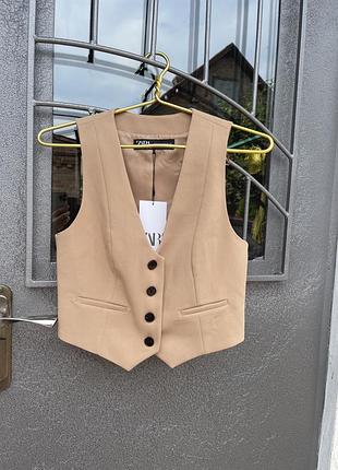 Жилет классический от zara