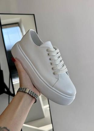 Женские белые кожаные кроссовки высокого качества