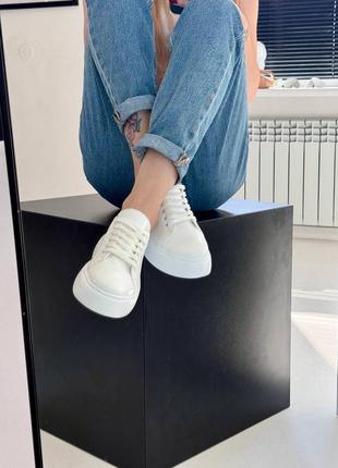 Женские белые кожаные кроссовки высокого качества