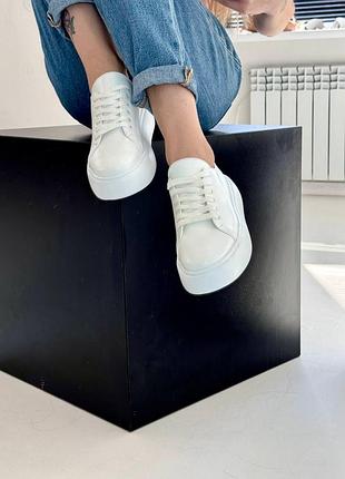 Женские белые кожаные кроссовки высокого качества