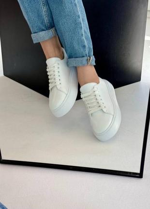 Женские белые кожаные кроссовки высокого качества