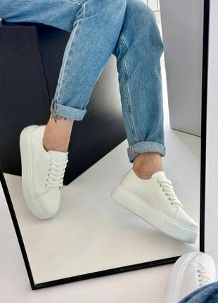 Женские белые кожаные кроссовки высокого качества