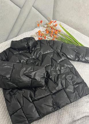 Черная новая куртка