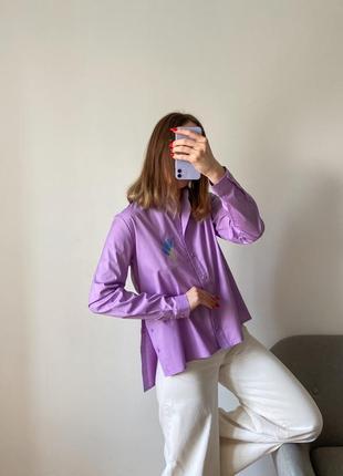 Лавандовая рубашка свободного кроя с вышивкой лосины8 фото