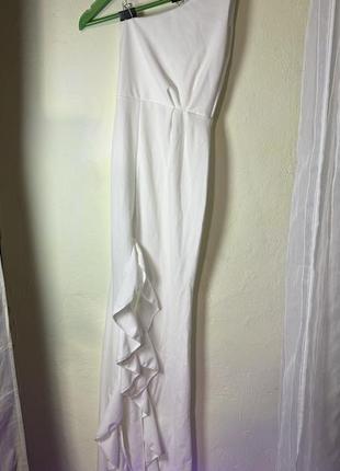 Белое платье с разрезом5 фото
