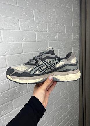 Кросівки asics