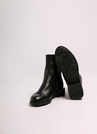 Ботинки женские полусапожки зима кожаные на меху3 фото