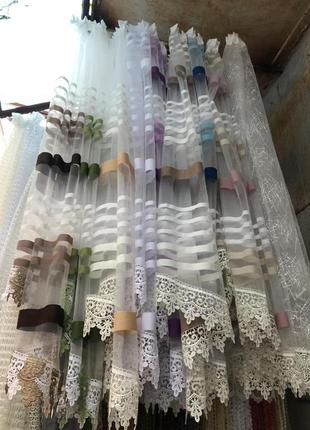 Готовая короткая занавеска тюль аркой на фатине в полоску до подоконника, синий с...