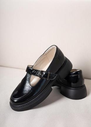 Туфли монки лаковые на пряжке женские черные кожаные v7-001-10l5 фото
