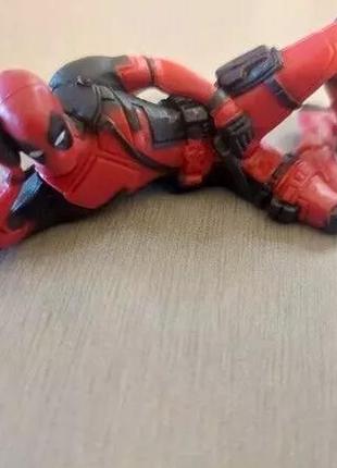 Фігурка deadpool лежачий дедпул марвел5 фото