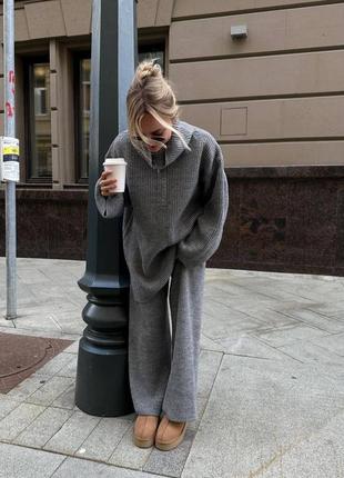 Костюм жіночий