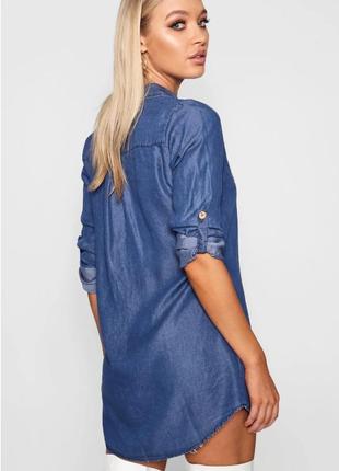 Удлиненная длинная джинсовая рубашка прямого свободного кроя от boohoo туника натуральная на контрастных пуговицах платье-рубашка сурочка