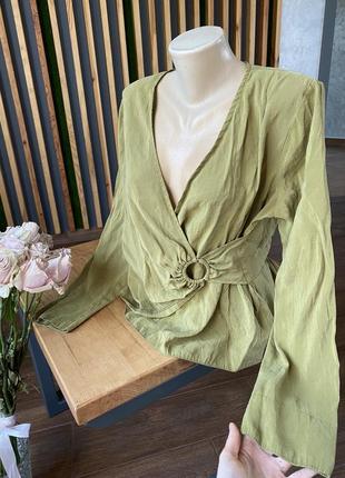 Блуза с брошью на запах горчичная, хаки primark