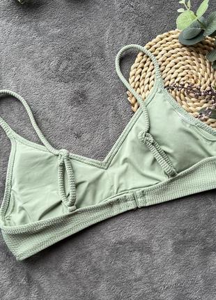 Верх від купальника в рубчик з чашками фісташка3 фото