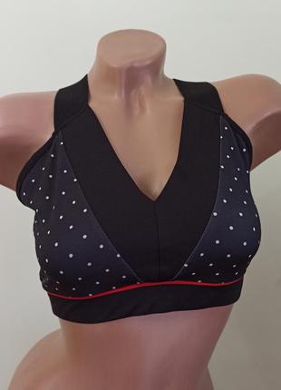 Спортивний топ для спорту