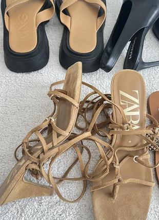 Розпродаж літнього взуття