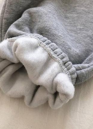 Теплі джогери 
➡️розміри: 42-44, 44-46, 46-50
➡️тканина: трьохнитка на флісі
➡️кольори: сірий, чорний, білий меланж, червоний.7 фото