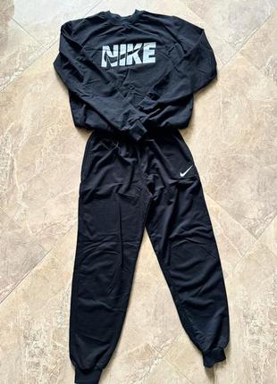 Спортивный костюм nike