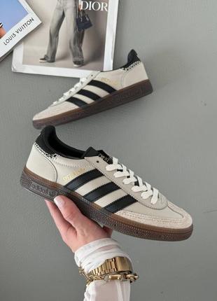 Кроссовки женские adidas spezial
