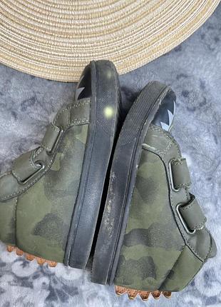 1+1=3 🦖 мілітарі кросівки кеди динозаври на липучках primark 27 17 см зелені