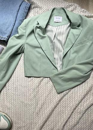 Укороченный пиджак bershka