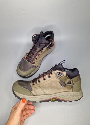 Осінні черевики teva