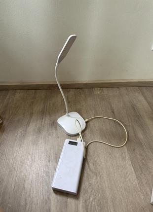 Лампа, работающая от повербанка